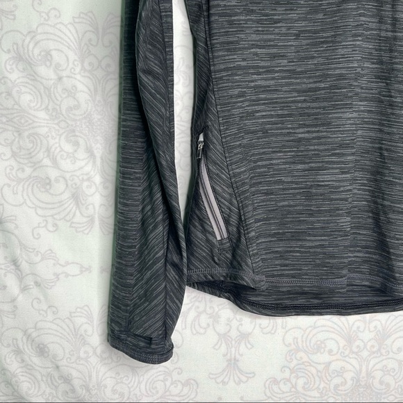 Athleta 1/2 zip running wild exercise jacket top with thumbholes size Medium - Picture 5 of 12